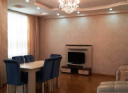 İcarəyə verilir 3 otaqlı 135 m2 yeni tikili 8 Noyabr m.