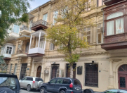 Satılır 2 otaqlı 74 m2 köhnə tikili Sahil m.