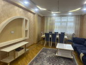 İcarəyə verilir 3 otaqlı 140 m2 yeni tikili Əhmədli m.