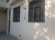 İcarəyə verilir 4 otaqlı 100 m2 köhnə tikili Nəriman Nərimanov m.