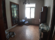 Satılır 3 otaqlı 80 m2 köhnə tikili 28 May m.