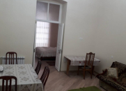 İcarəyə verilir 2 otaqlı 60 m2 köhnə tikili 28 May m.