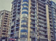 Satılır 6 otaqlı 300 m2 yeni tikili Gənclik m.