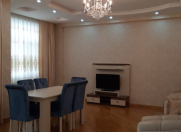 İcarəyə verilir 3 otaqlı 120 m2 yeni tikili 8 Noyabr m.