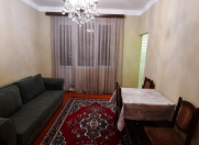 İcarəyə verilir 2 otaqlı 85 m2 köhnə tikili Memar Əcəmi m.