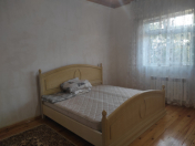 İcarəyə verilir 4 otaqlı 225 m2 həyət evi Novxanı