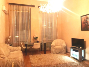 Satılır 2 otaqlı 100 m2 köhnə tikili Azneft meydanı