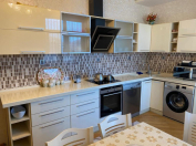 İcarəyə verilir 3 otaqlı 172 m2 yeni tikili 28 May m.