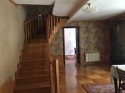 Satılır 6 otaqlı 220 m2 həyət evi Göygöl