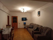 Satılır 3 otaqlı 85 m2 köhnə tikili Qara Qarayev m.