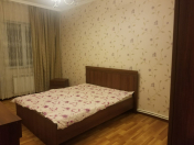 İcarəyə verilir 3 otaqlı 90 m2 köhnə tikili Azadlıq prospekti m.