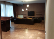 İcarəyə verilir 3 otaqlı 120 m2 yeni tikili Nizami m.