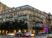 İcarəyə verilir 2 otaqlı 60 m2 köhnə tikili İçəri Şəhər m.