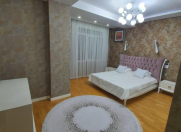 İcarəyə verilir 3 otaqlı 120 m2 yeni tikili Tibb Universiteti