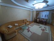 İcarəyə verilir 3 otaqlı 150 m2 yeni tikili 28 May m.