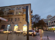 Satılır 2 otaqlı 70 m2 köhnə tikili Nizami kinoteatrı