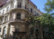 Satılır 1 otaqlı 50 m2 köhnə tikili Sahil m.