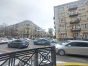 İcarəyə verilir 2 otaqlı 70 m2 köhnə tikili 28 May m.