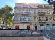 İcarəyə verilir 3 otaqlı 90 m2 köhnə tikili Sahil m.