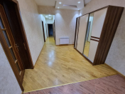 İcarəyə verilir 3 otaqlı 130 m2 yeni tikili 8 Noyabr m.