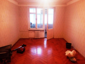 İcarəyə verilir 3 otaqlı 70 m2 köhnə tikili İnşaatçılar m.