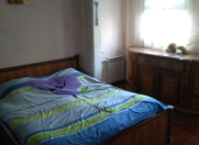 İcarəyə verilir 4 otaqlı 100 m2 köhnə tikili Xalqlar Dostluğu m.