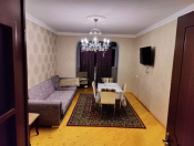 İcarəyə verilir 3 otaqlı 85 m2 köhnə tikili Gənclik m.