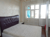 Satılır 3 otaqlı 85 m2 köhnə tikili Ayna Sultanova heykəli