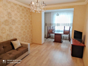 İcarəyə verilir 2 otaqlı 60 m2 köhnə tikili Elmlər Akademiyası m.