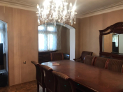 Satılır 4 otaqlı 100 m2 köhnə tikili Gənclik m.