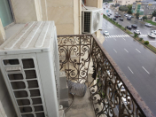 İcarəyə verilir 1 otaqlı 250 m2 ofis Şah İsmayıl Xətai m.