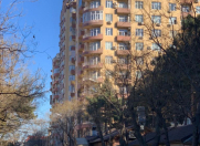 Satılır 4 otaqlı 290 m2 yeni tikili Nəsimi r.