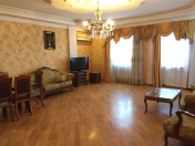 Satılır 4 otaqlı 170 m2 yeni tikili 28 May m.