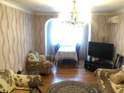 Satılır 3 otaqlı 65 m2 köhnə tikili İnşaatçılar m.