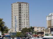 Satılır 4 otaqlı 270 m2 yeni tikili İnşaatçılar m.