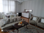 Satılır 4 otaqlı 170 m2 yeni tikili Gənclik m.