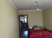 Satılır 2 otaqlı 50 m2 köhnə tikili Xalqlar Dostluğu m.