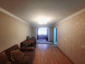 Satılır 3 otaqlı 70 m2 köhnə tikili Qara Qarayev m.