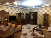 Satılır 4 otaqlı 240 m2 yeni tikili Gənclik m.