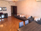 İcarəyə verilir 3 otaqlı 130 m2 yeni tikili Elmlər Akademiyası m.