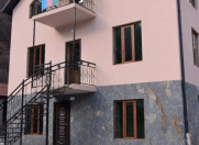Satılır 22 otaqlı 650 m2 bağ evi Qax