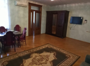 İcarəyə verilir 2 otaqlı 65 m2 köhnə tikili Elmlər Akademiyası m.