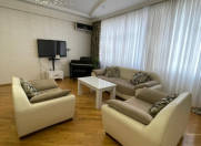 İcarəyə verilir 3 otaqlı 136 m2 yeni tikili Yasamal r.