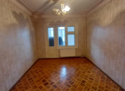 Satılır 4 otaqlı 118 m2 köhnə tikili Həzi Aslanov m.