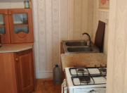 Satılır 2 otaqlı 42 m2 köhnə tikili Xalqlar Dostluğu m.