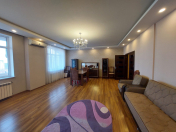 İcarəyə verilir 3 otaqlı 150 m2 yeni tikili Nəsimi r.