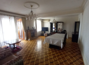 Satılır 4 otaqlı 140 m2 köhnə tikili Elmlər Akademiyası m.