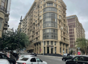 Satılır 2 otaqlı 75 m2 yeni tikili İnşaatçılar m.