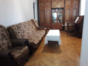 Satılır 1 otaqlı 36 m2 köhnə tikili İnşaatçılar m.