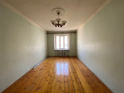 Satılır 4 otaqlı 90 m2 köhnə tikili Y.Günəşli